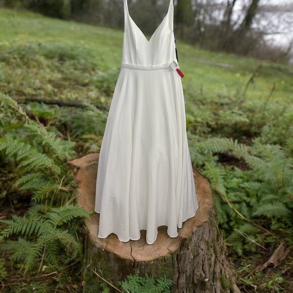 IEENA Mac Duggal Classic A-Line V-Neck Ballgown White Sz 10 - Picture 3 of 15